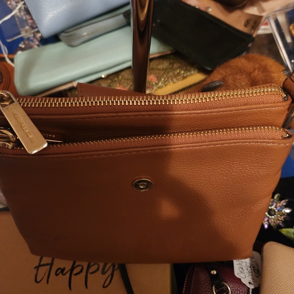 EUC Michael Kors Crossbody - Picture 5 of 7